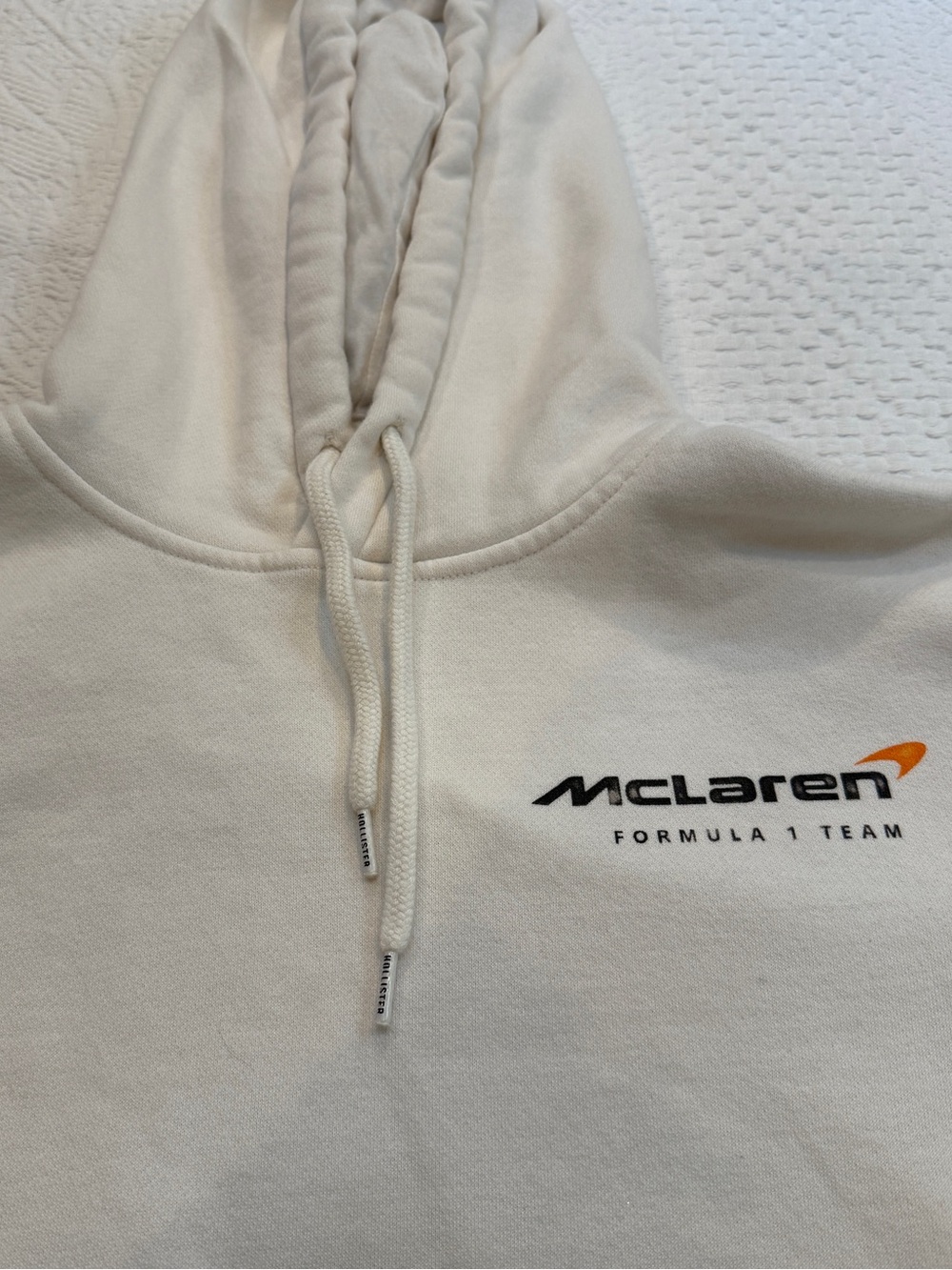 Hollister x McLaren F1 Formula One 60 Years Hoodie Pullover Sweatshirt XS White - Picture 3 of 6